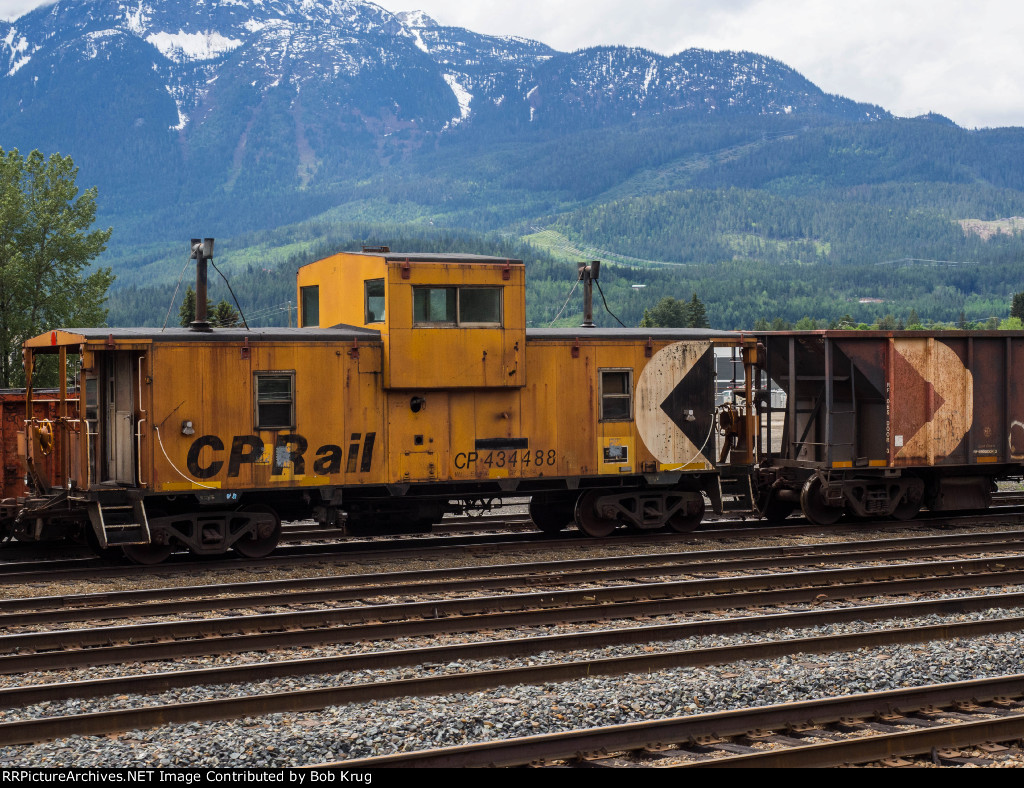 CP 434408 / Caboose at Lake Louise